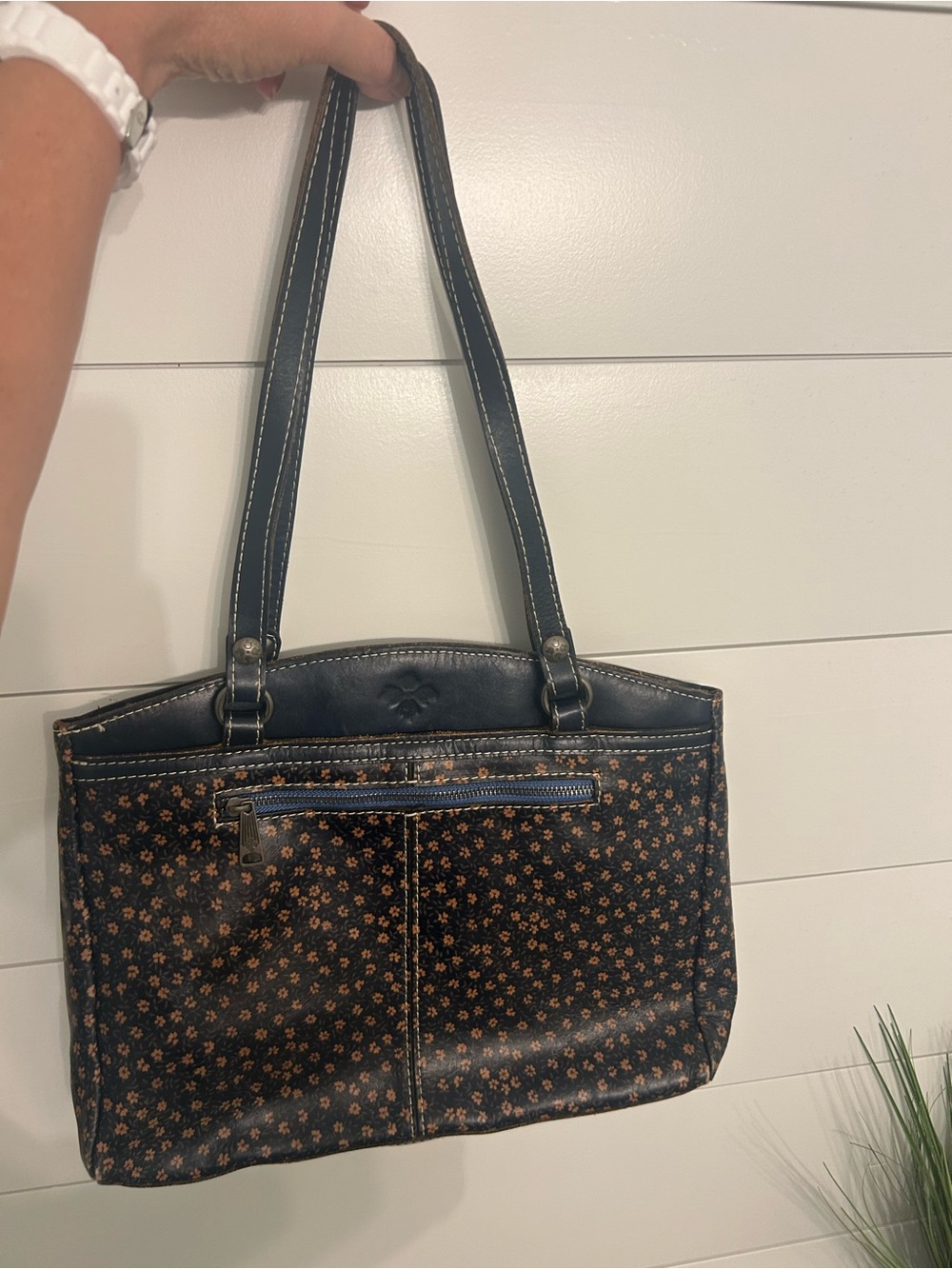 Patricia Nash Dark Navy 100% Full Grain Leather shoulder bag Floral Design